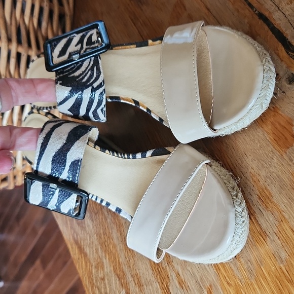 CL by Laundry Taylor Zebra Slide wedge heel Patten Leather Sz 7.5 - Picture 2 of 15